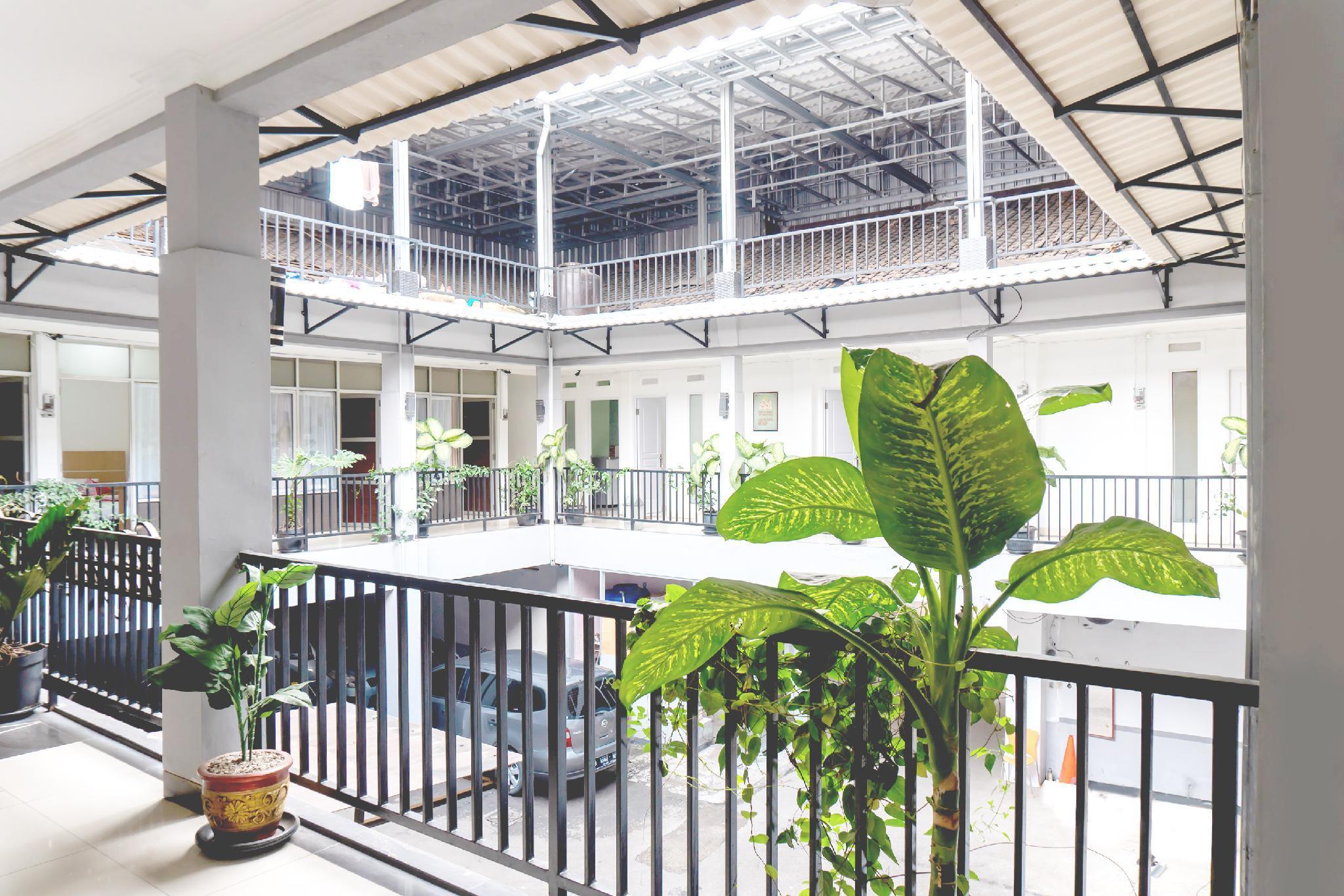 Super Oyo 617 Sukaraja Residence Syariah Bandung Dış mekan fotoğraf