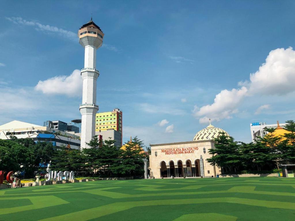 Super Oyo 617 Sukaraja Residence Syariah Bandung Dış mekan fotoğraf