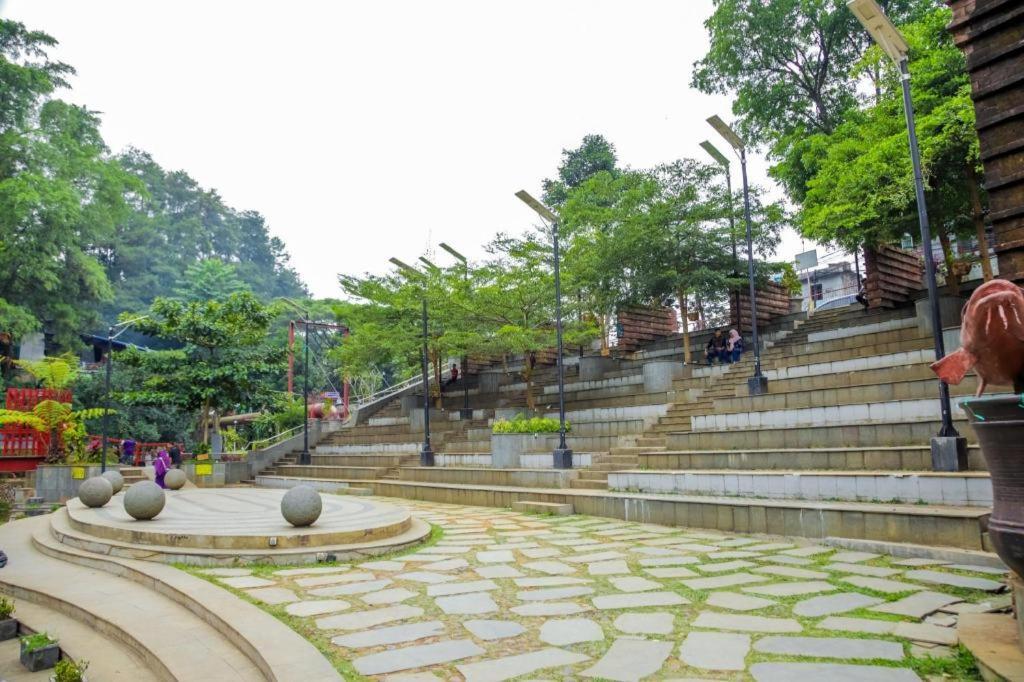 Super Oyo 617 Sukaraja Residence Syariah Bandung Dış mekan fotoğraf