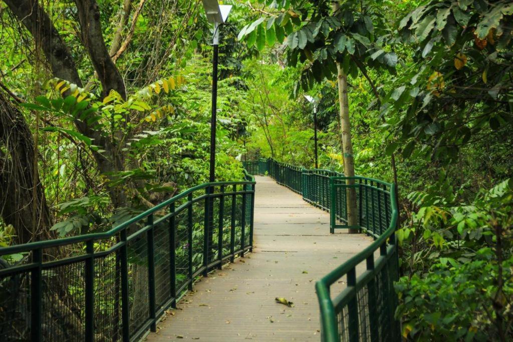Super Oyo 617 Sukaraja Residence Syariah Bandung Dış mekan fotoğraf